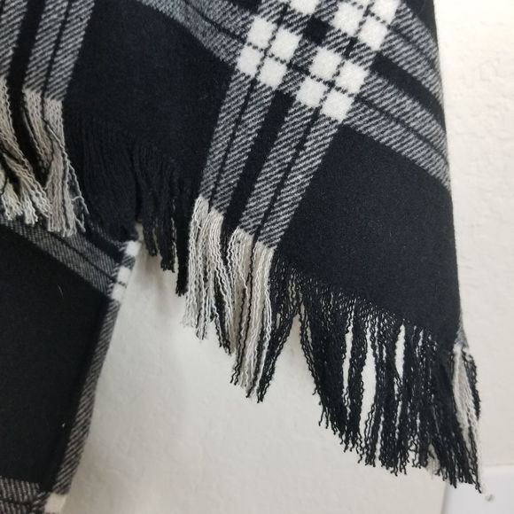 1 DAY SALE NEW ROCK & REPUBLIC Plaid Fringe Moto Biker Poncho Cape Jacket Shawl - Picture 12 of 13